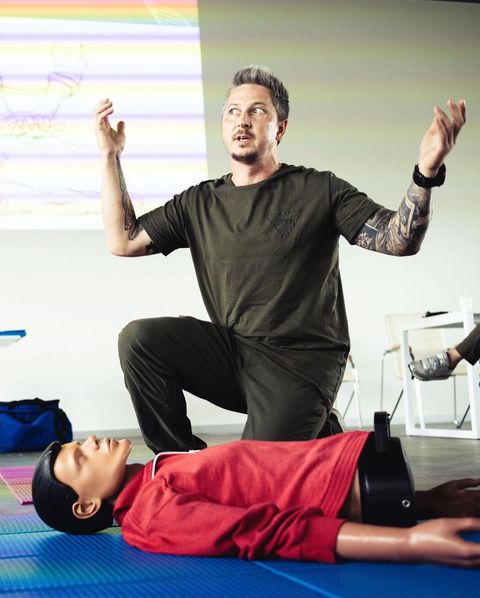 Александр Педан прошел курс подготовки населения во время войны: зовет на новый набор (фото)